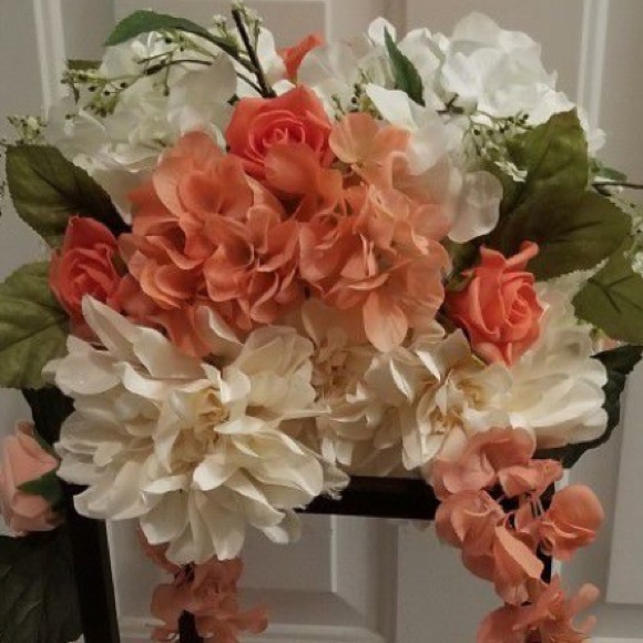 Meet your Posher, Claudia - Picture 1 of 1